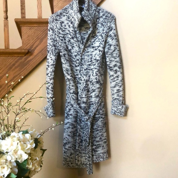 Ann Taylor Sweaters - ANN TAYLOR LOFT EUC BLK&WH MARLED CHUNKY CARDIGAN